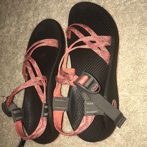 size 8 women’s chacos